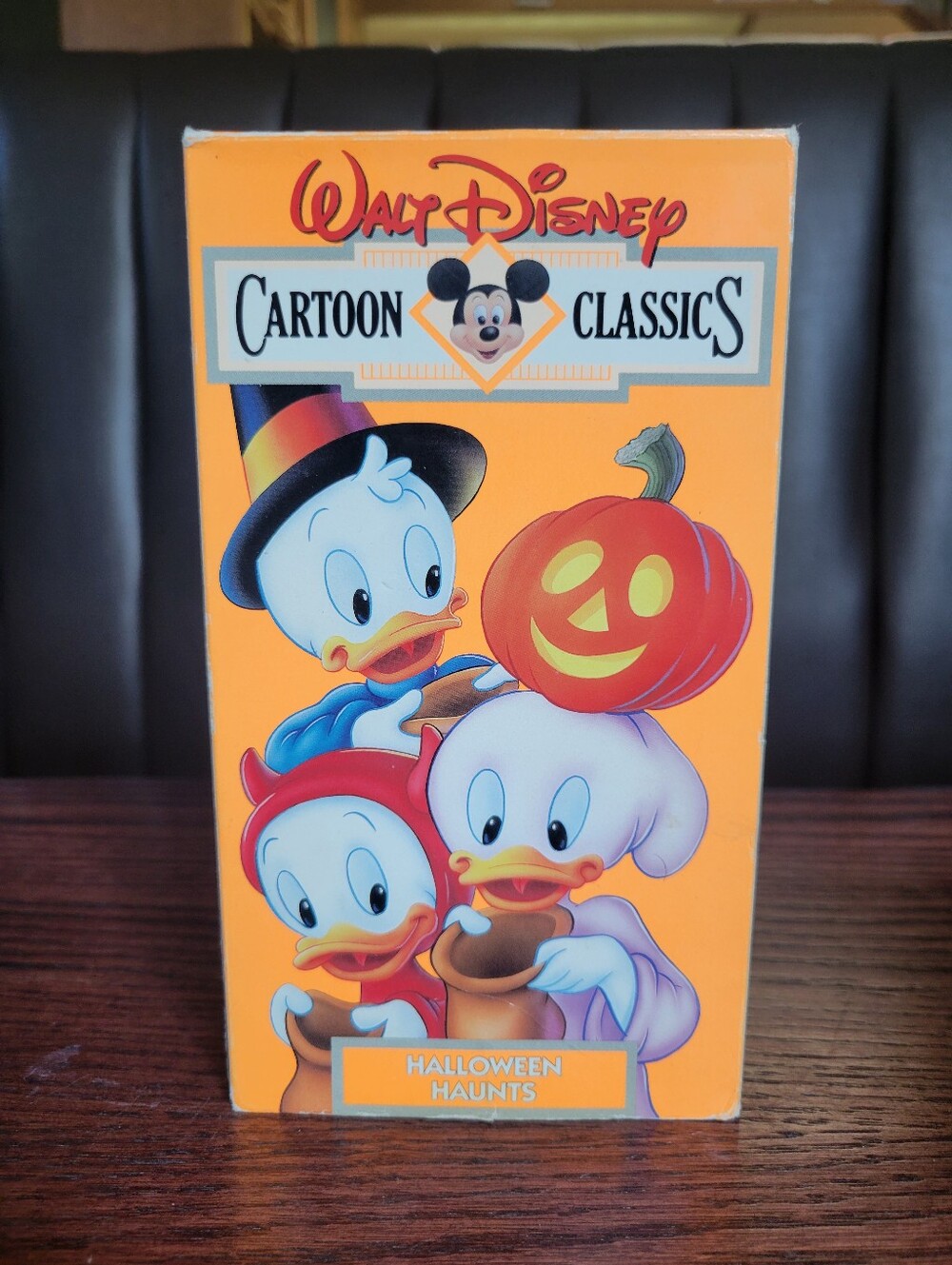 🎃 Walt Disney Cartoon Classics — Halloween Haunts VHS, Vol. 14